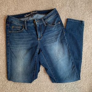 Universal Thread skinny jeans size 2 short